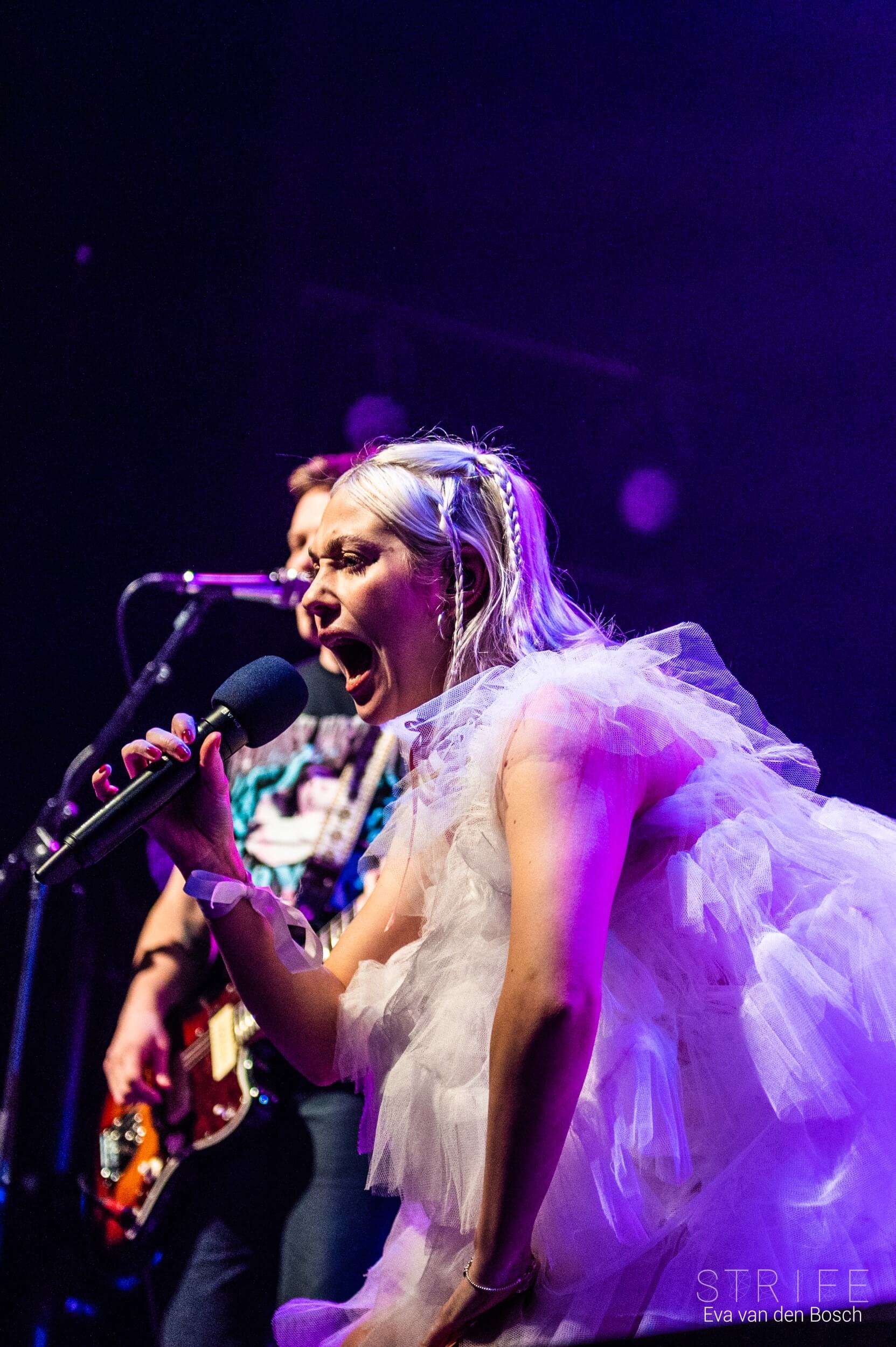 Lauran Hibberd @ Poppodium 013