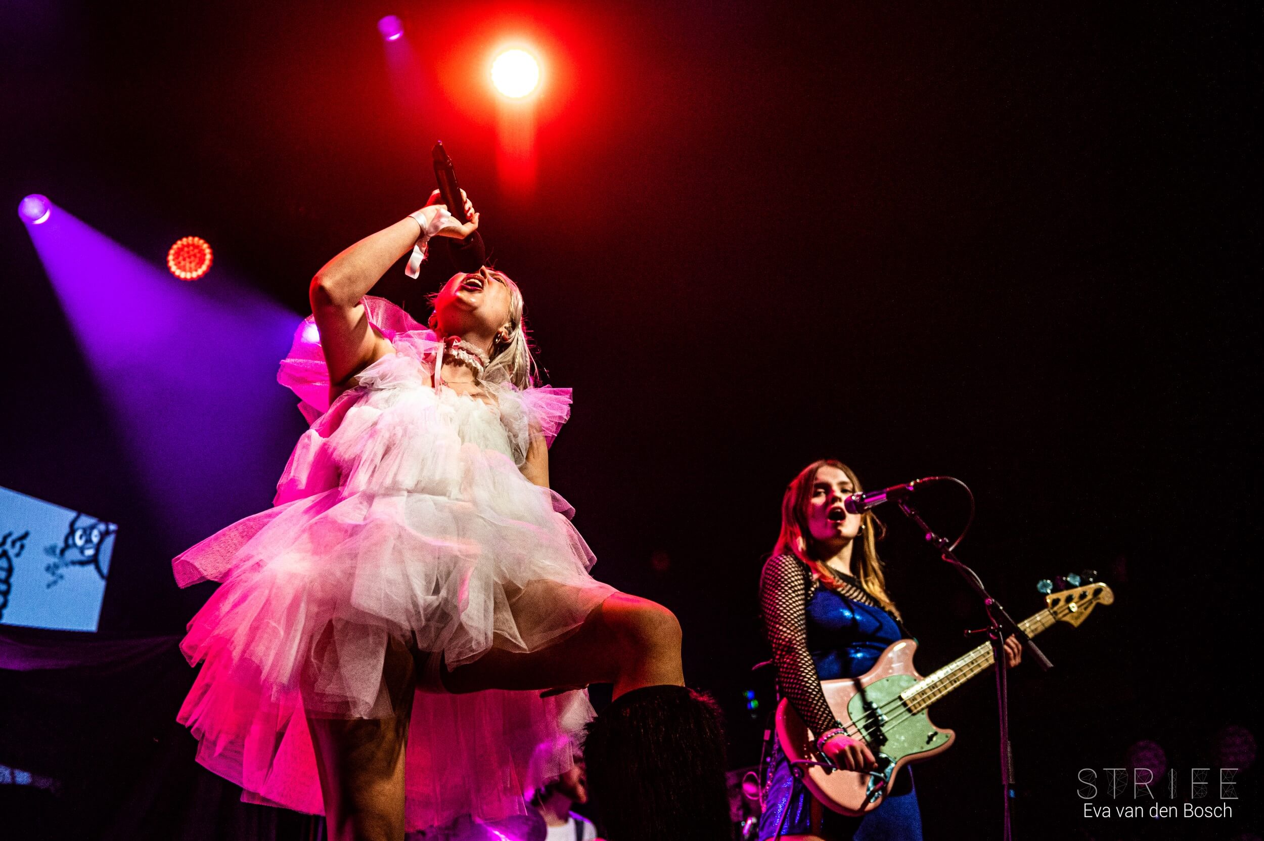 Lauran Hibberd @ Poppodium 013