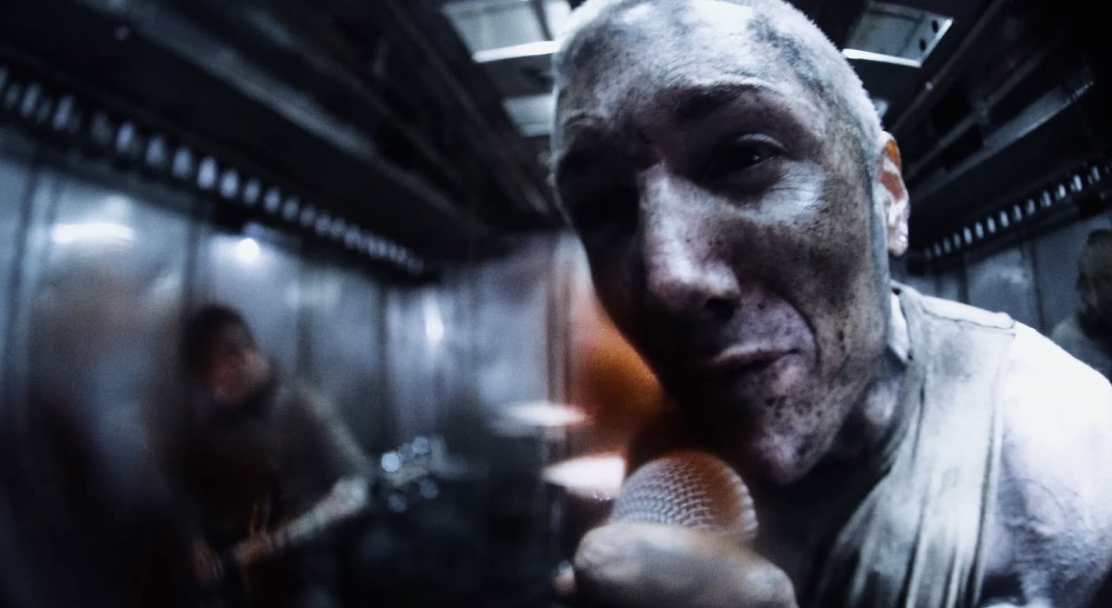 bring-me-the-horizon-dehumanized-oli-sykes