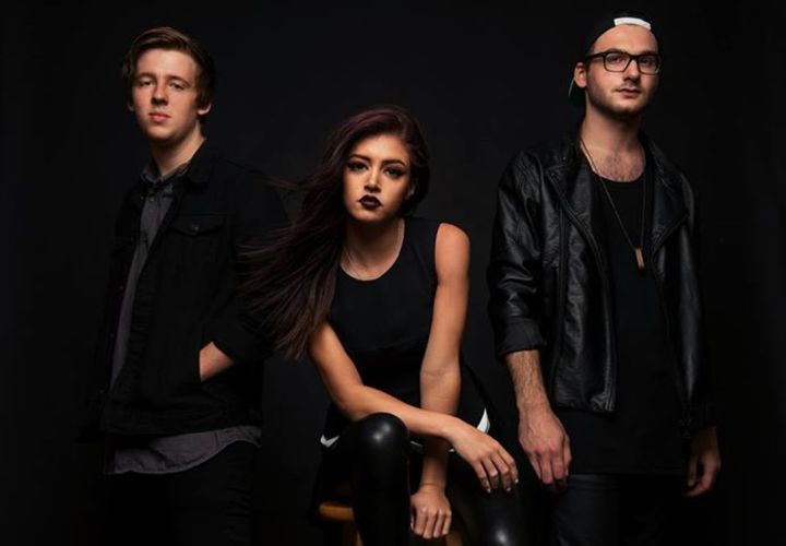 these-bands-are-supporting-against-the-current