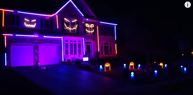 this-household-build-an-entire-halloween-themed-lightshow-around-heathens