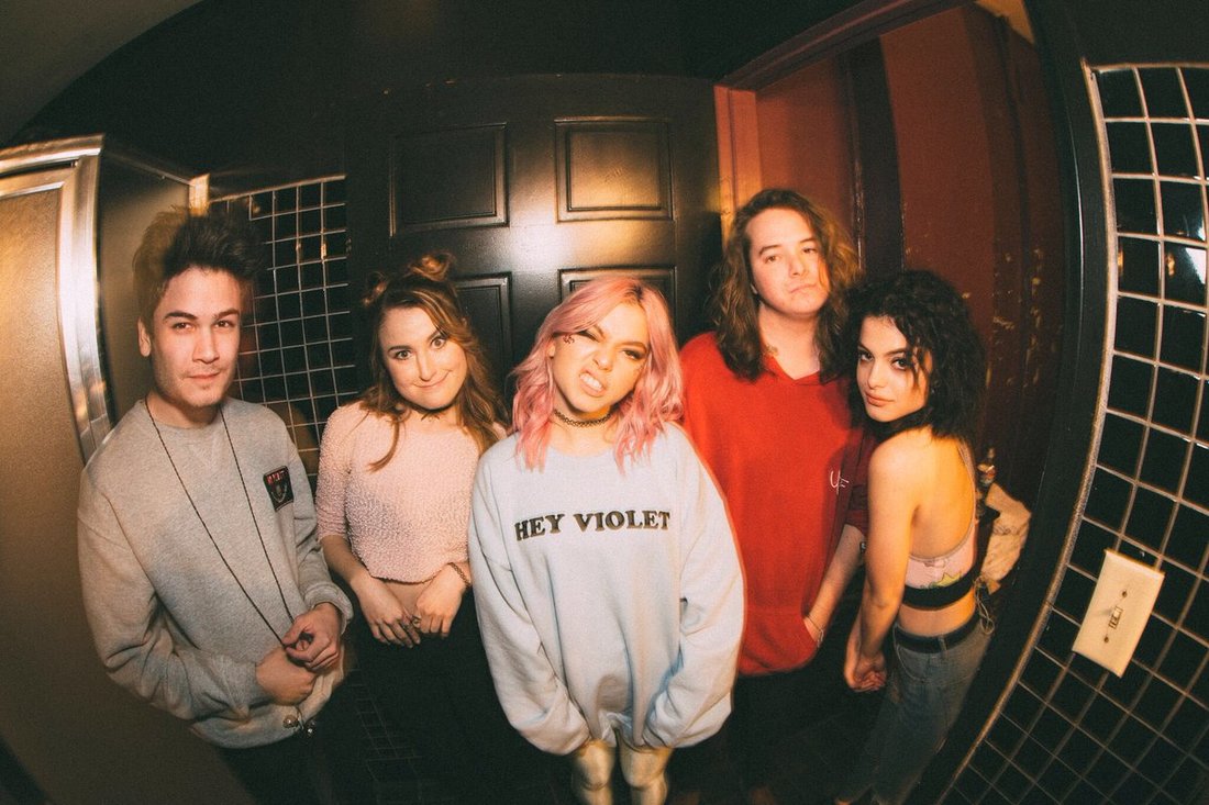 hey-violet-announce-new-album-from-the-outside