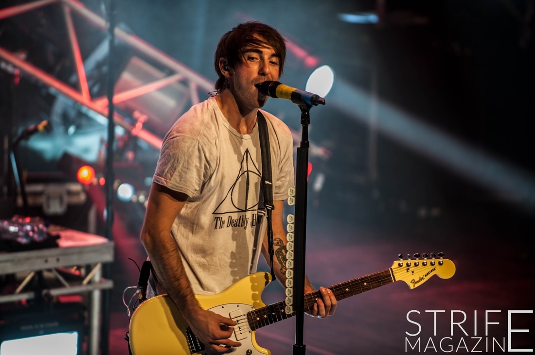 all-time-low-announce-in-store-signings