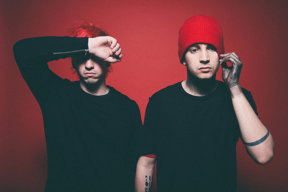 watch-twenty-one-pilots-wonderful-artpia-event
