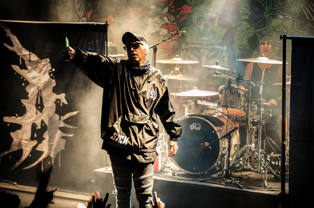 westboro-baptist-church-will-be-at-vans-warped-tour-today-and-fronzilla-attila-is-stoked-about-it