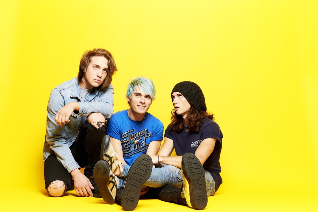 waterparks-release-new-music-video-for-21-questions