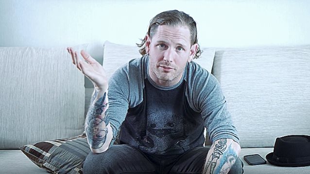 corey-taylor-award-honoured-with-icon-award