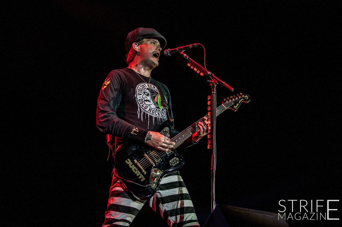 watch-matt-skiba-rehearses-for-chester-bennington-tribute-show