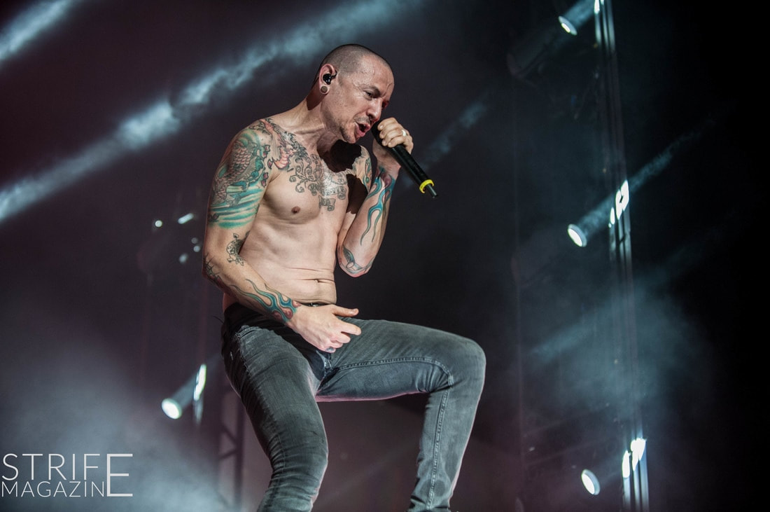 chester-bennington-wins-best-vocalist-of-the-year-at-loudwire-music-awards-lzzy-hale-gives-emotional-speech