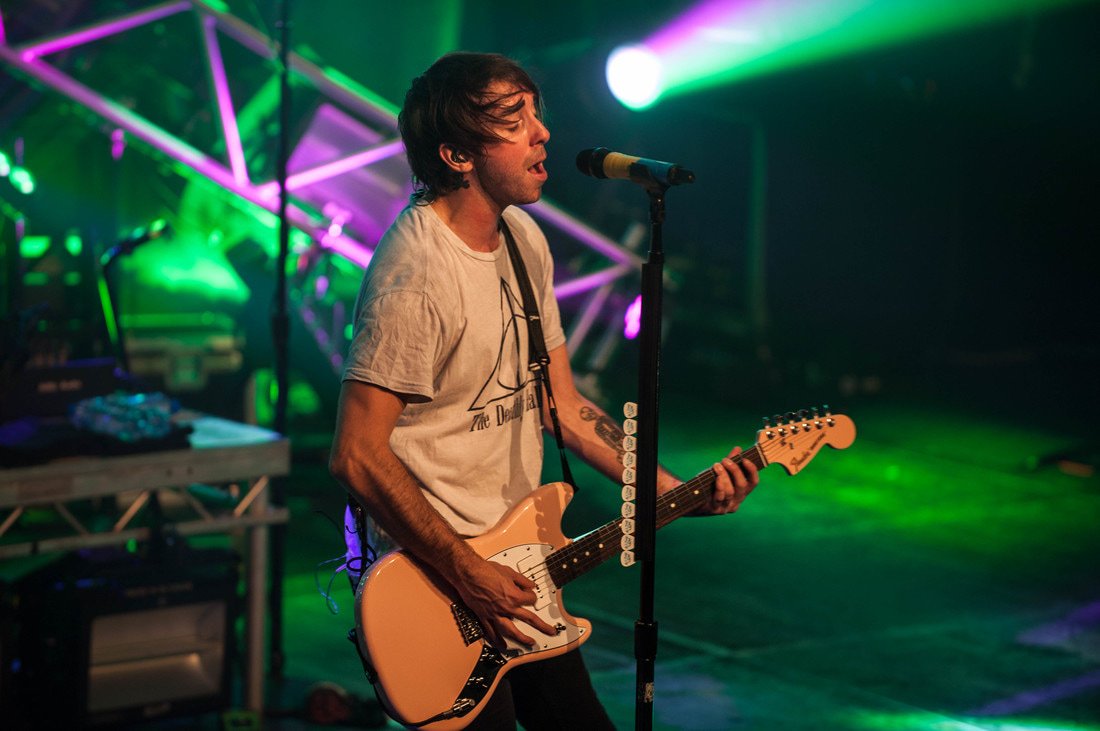 alex-gaskarth-is-most-likely-featured-on-the-upcoming-against-the-current-record