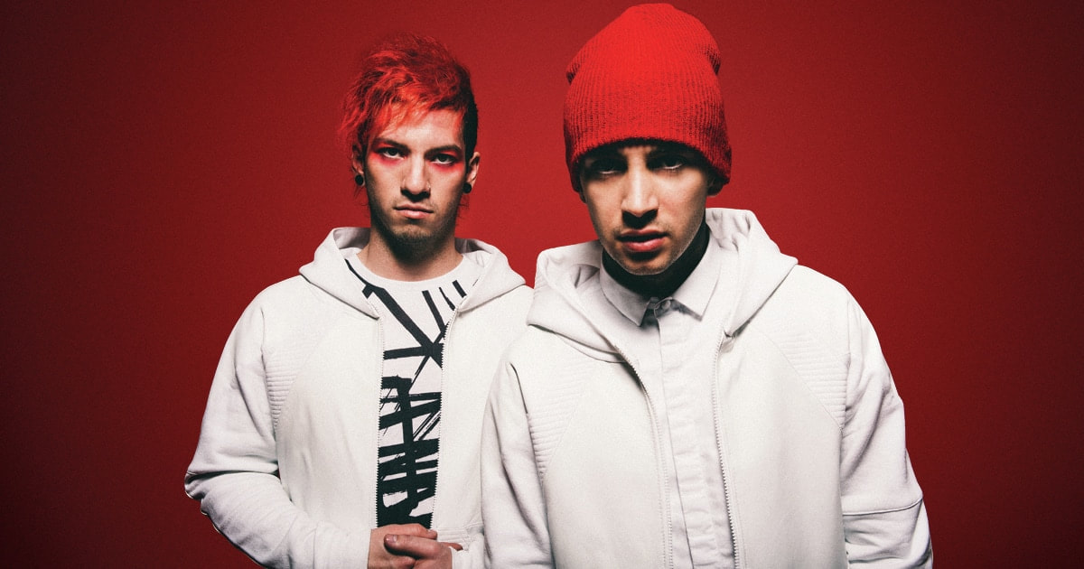 twenty-one-pilots-panic-at-the-disco-paramore-more-auctioning-items-for-good-cause