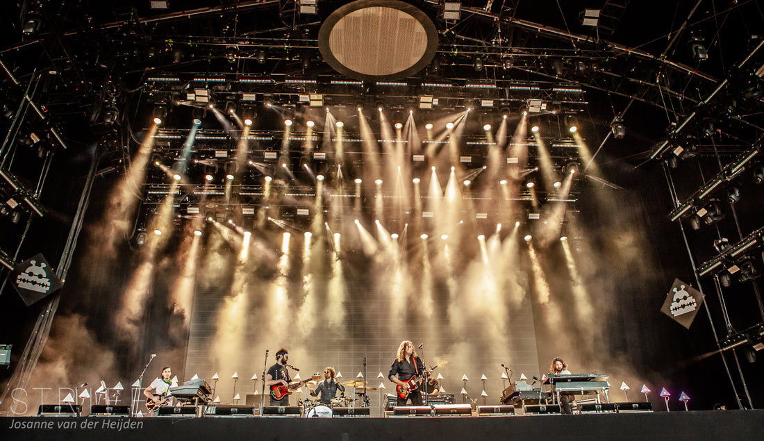 photo-review-the-war-on-drugs-the-fever-333-lowlands