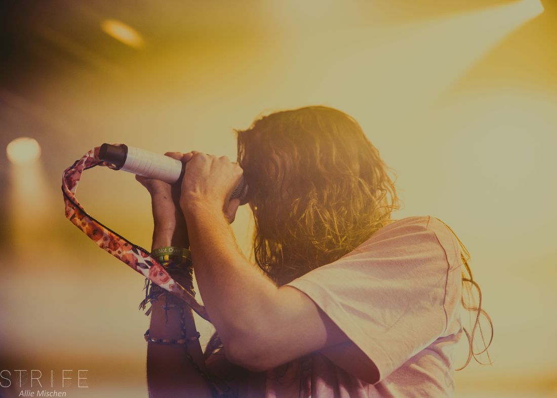 photo-review-mayday-parade-take-new-record-sunnyland-to-chicago