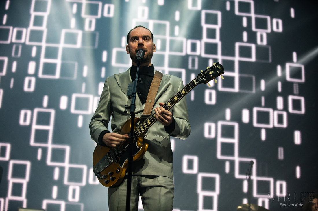 live-review-de-staat-celebrates-new-album-bubble-gum-at-sold-out-amsterdam-show