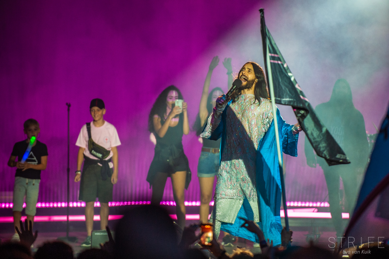 PHOTO REVIEW: Thirty Seconds To Mars Play Intimate Outdoor Show In