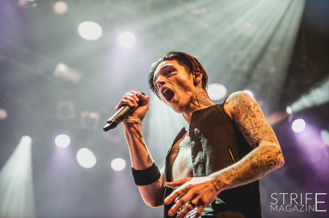 andy-biersack-live